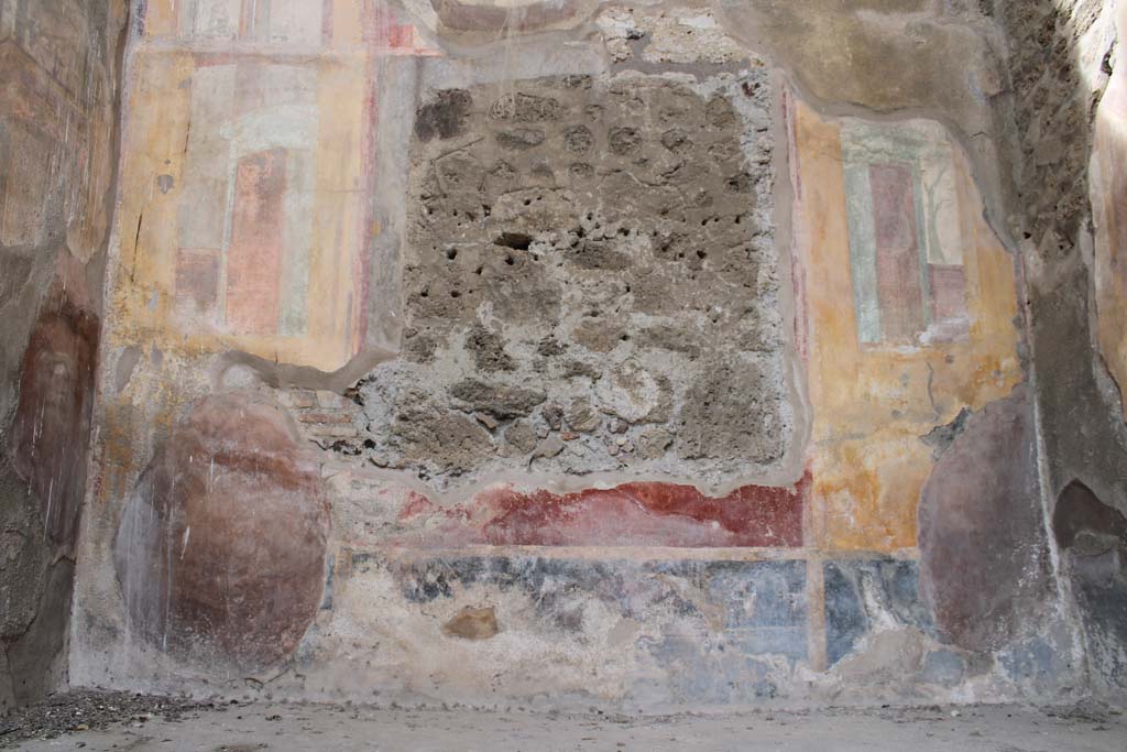 IX.5.2 Pompeii. May 2019. Room u, middle and lower north wall.
Foto Christian Beck, ERC Grant 681269 DCOR.

