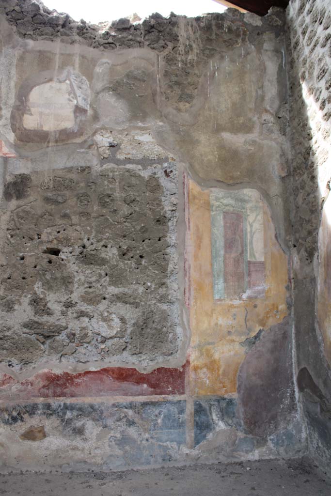 IX.5.2 Pompeii. May 2019. Room u, north wall at east end.
Foto Christian Beck, ERC Grant 681269 DCOR.
