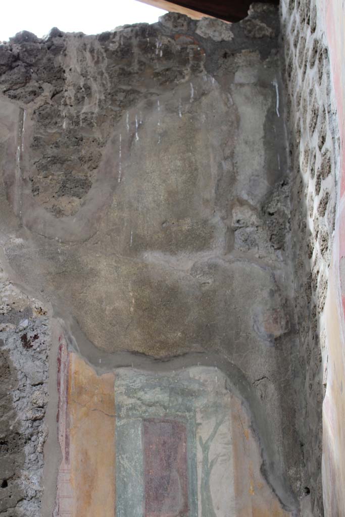 IX.5.2 Pompeii. May 2019. Room u, upper north wall at east end.
Foto Christian Beck, ERC Grant 681269 DCOR.

