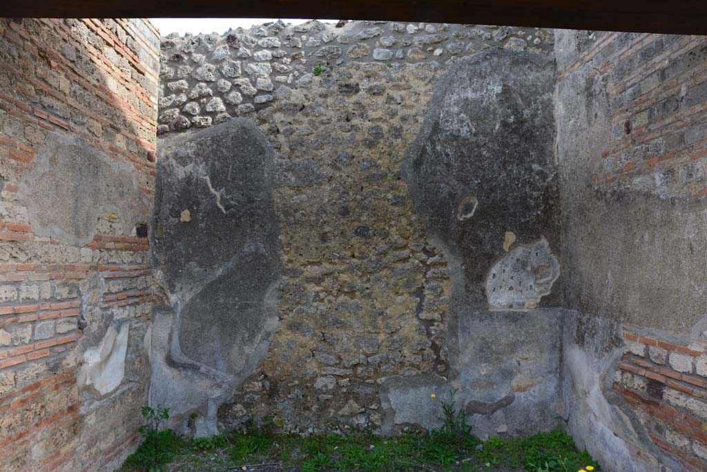 IX.5.2 Pompeii. March 2017. Room e, looking towards east wall.
Foto Christian Beck, ERC Grant 681269 DCOR.
