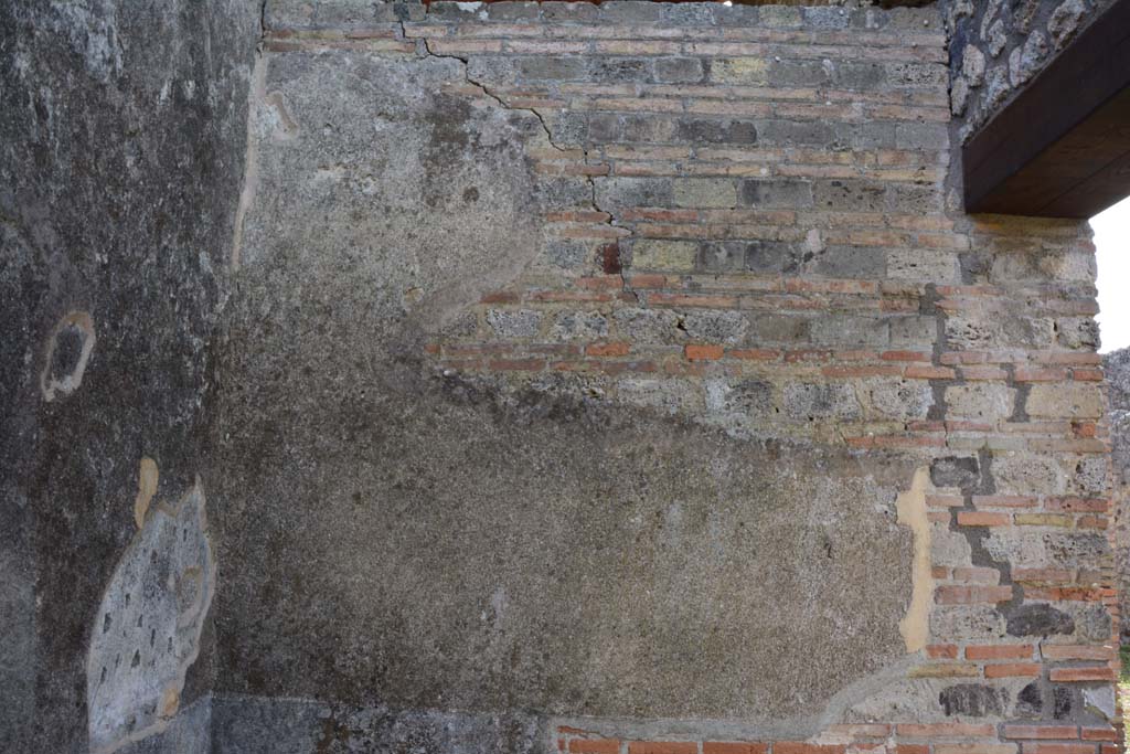 IX.5.2 Pompeii. March 2017. Room e, upper south-east corner and south wall.
Foto Christian Beck, ERC Grant 681269 DCOR.
