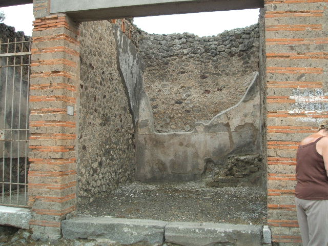 IX.5.5 Pompeii. December 2007. Threshold or sill, looking west.