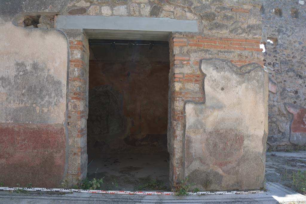 IX.5.6 Pompeii. May 2017. Area c, looking west towards doorway to room h.
Foto Christian Beck, ERC Grant 681269 DCOR.

