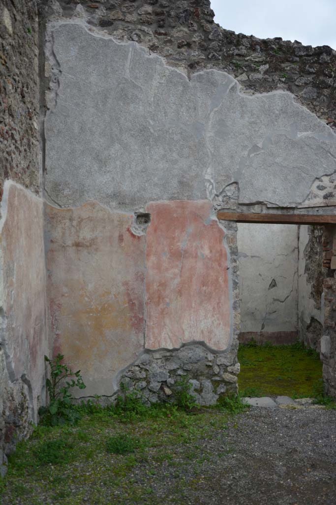 IX.5.9 Pompeii. March 2017. 
Room i, south wall in south-east corner, on east side of doorway to room o.
Foto Christian Beck, ERC Grant 681269 DCOR.

