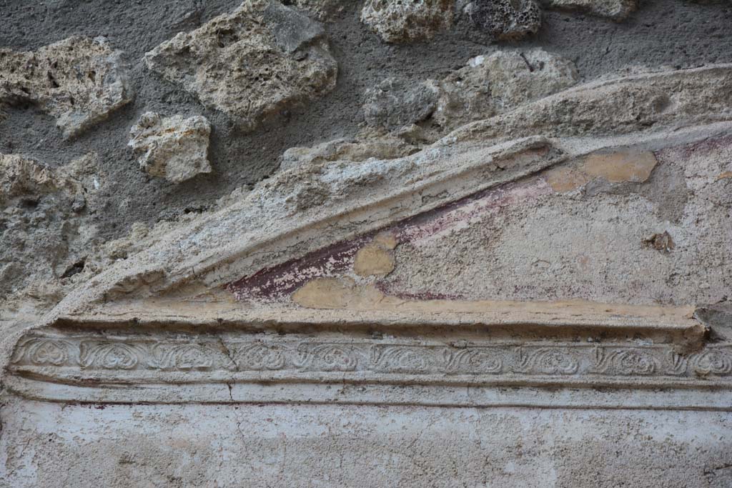 IX.5.11 Pompeii. May 2017. Room k, detail of stucco frieze from upper west wall.
Foto Christian Beck, ERC Grant 681269 DCOR.
