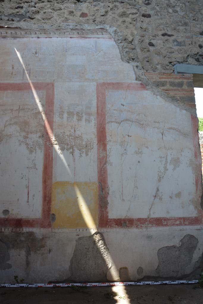 IX.5.11 Pompeii. May 2017. 
Room k, centre panel and panel on west side of doorway on north wall.
Foto Christian Beck, ERC Grant 681269 DCOR.
