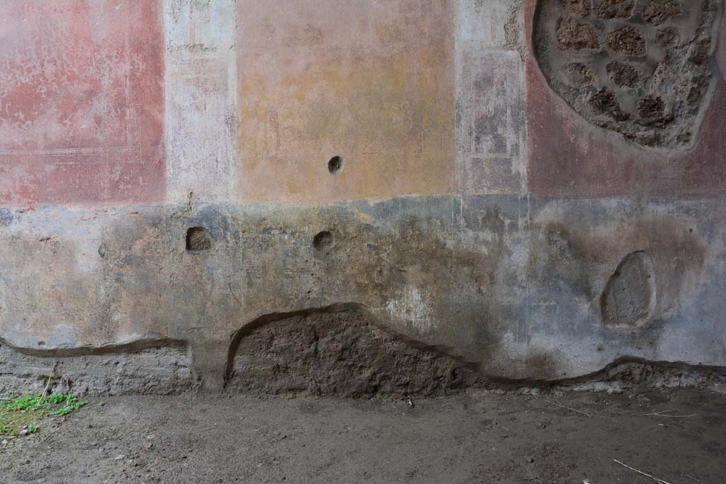 IX.5.11 Pompeii. March 2017. Room e, looking towards lower south wall with detail from zoccolo. 
Foto Christian Beck, ERC Grant 681269 DCOR.
