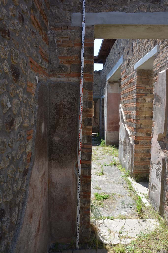 IX.5.11 Pompeii. May 2017. 
Room c, looking towards south wall and east side of doorway to atrium b.   
Foto Christian Beck, ERC Grant 681269 DCOR
