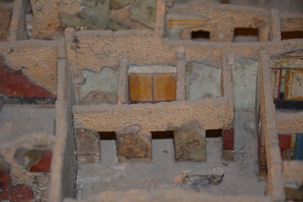 IX.5.11 Pompeii. July 2017. Looking towards rooms on west side of garden area.  
From cork model in Naples Archaeological Museum.
Foto Annette Haug, ERC Grant 681269 DÉCOR.
