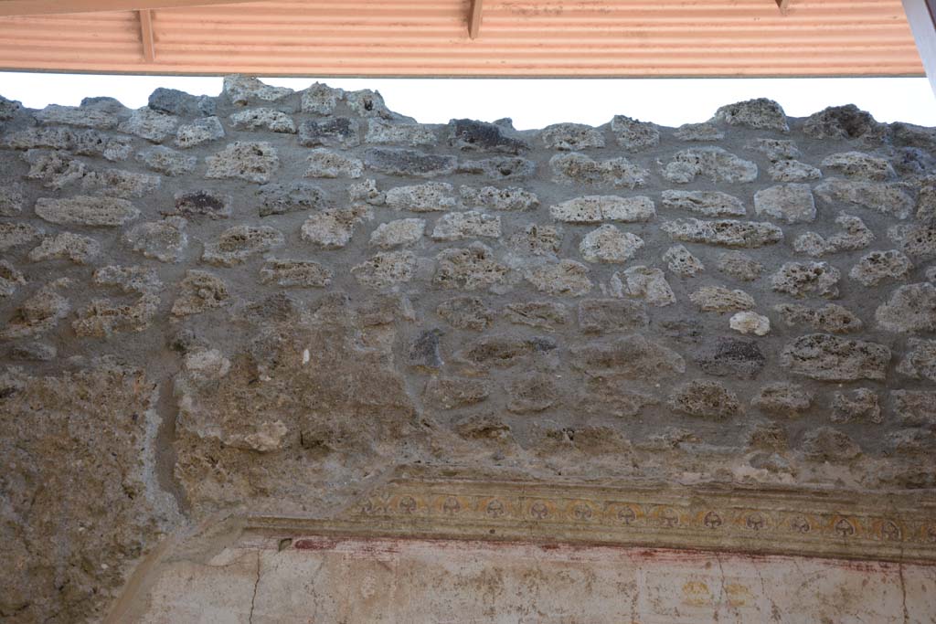 IX.5.11 Pompeii. May 2017. Room g, detail of stucco frieze from north wall.
Foto Christian Beck, ERC Grant 681269 DCOR.
