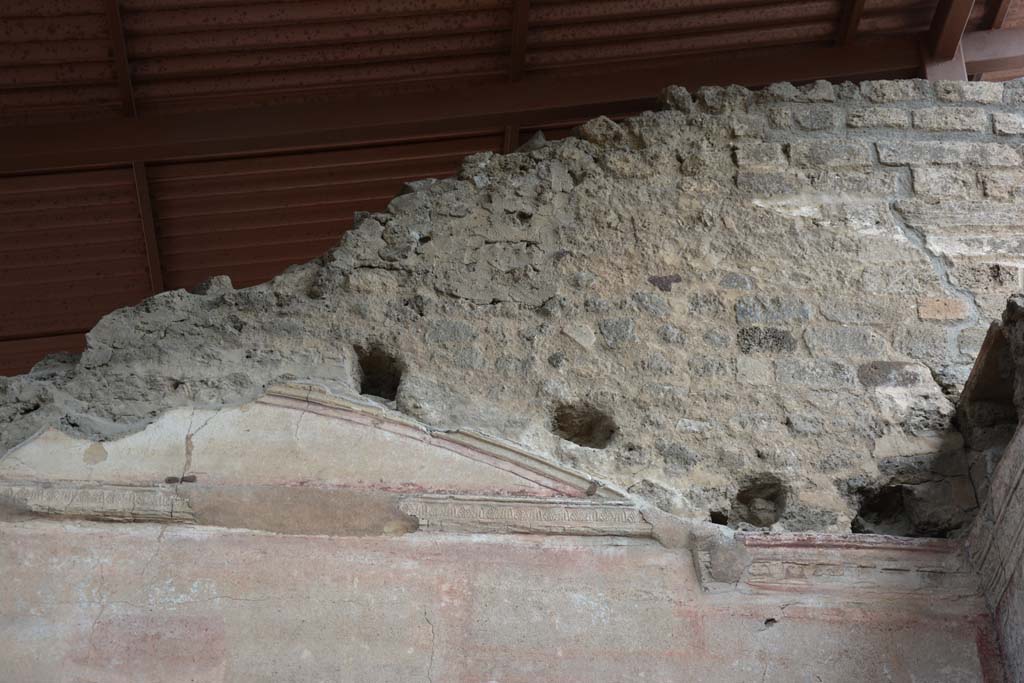 IX.5.11 Pompeii. May 2017. Room i, detail from upper north wall at east end.
Foto Christian Beck, ERC Grant 681269 DCOR.

