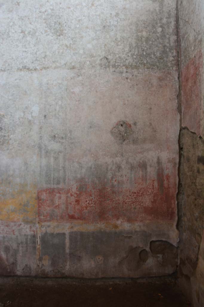 IX.5.11 Pompeii. March 2017. Room i, east wall at south end. 
Foto Christian Beck, ERC Grant 681269 DCOR.
