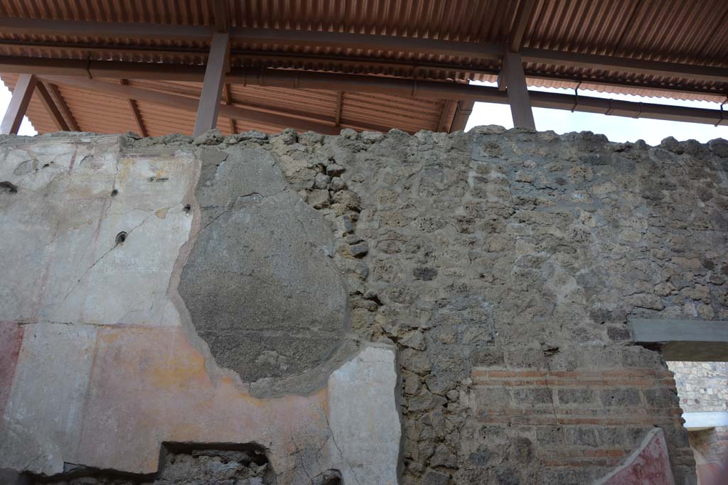 IX.5.11 Pompeii. May 2017. Room i, upper centre and west wall.
Foto Christian Beck, ERC Grant 681269 DCOR.
