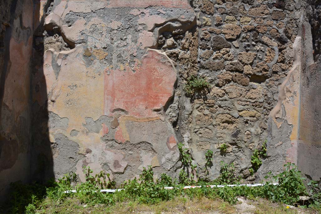 IX.5.14 Pompeii. May 2017. Room L, looking towards north wall.
Foto Christian Beck, ERC Grant 681269 DCOR.
