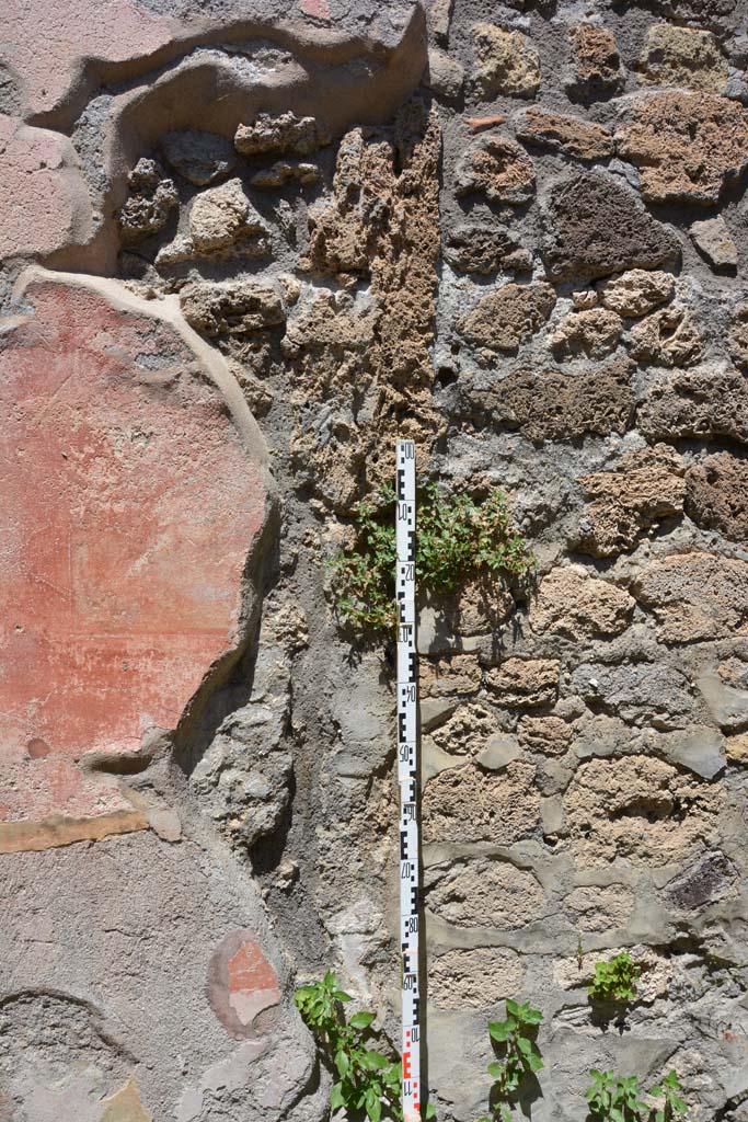 IX.5.14 Pompeii. May 2017. Room L, detail from centre of north wall.
Foto Christian Beck, ERC Grant 681269 DCOR.
