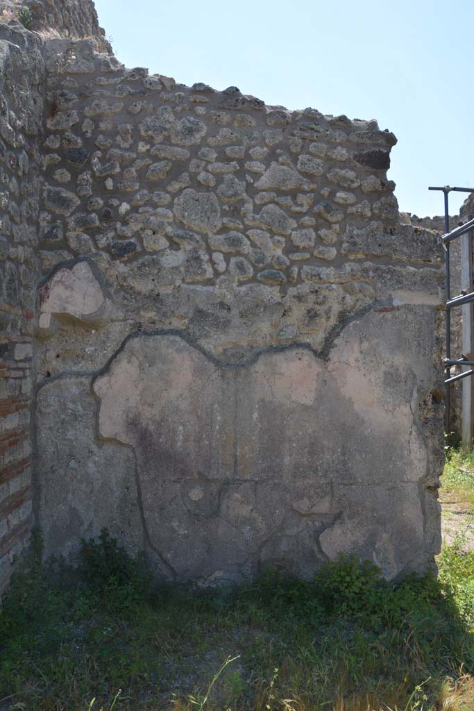 IX.5.14 Pompeii. May 2017. Peristyle k, south-east corner, south wall next to room o.
Foto Christian Beck, ERC Grant 681269 DCOR.
