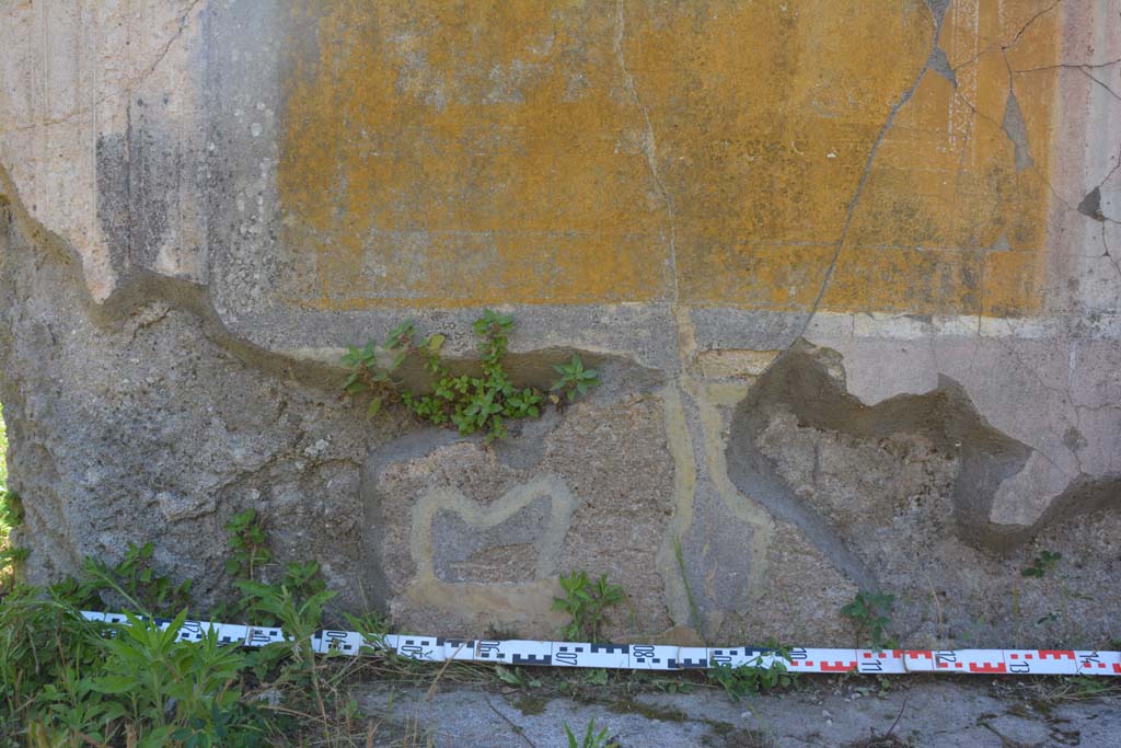 IX.5.14 Pompeii. May 2017. Peristyle k, detail from lower south wall near doorway to servants area, on left.
Foto Christian Beck, ERC Grant 681269 DCOR.
