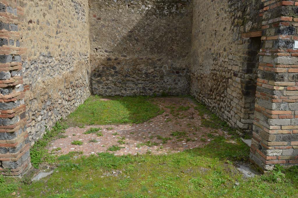 IX.5.14 Pompeii. March 2018. Room n, on east side of portico k. 
Foto Taylor Lauritsen, ERC Grant 681269 DCOR.
