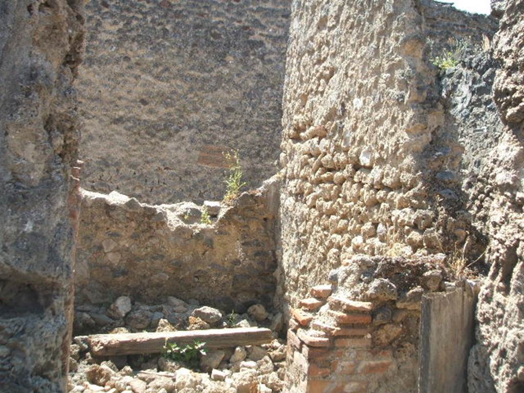 IX.5.14 Pompeii. May 2005. Looking south from doorway into room in servants area, in south-west corner.


IX.5.14 Pompeii. May 2005. Looking south from doorway into room “q”, kitchen in servants’ area. 

