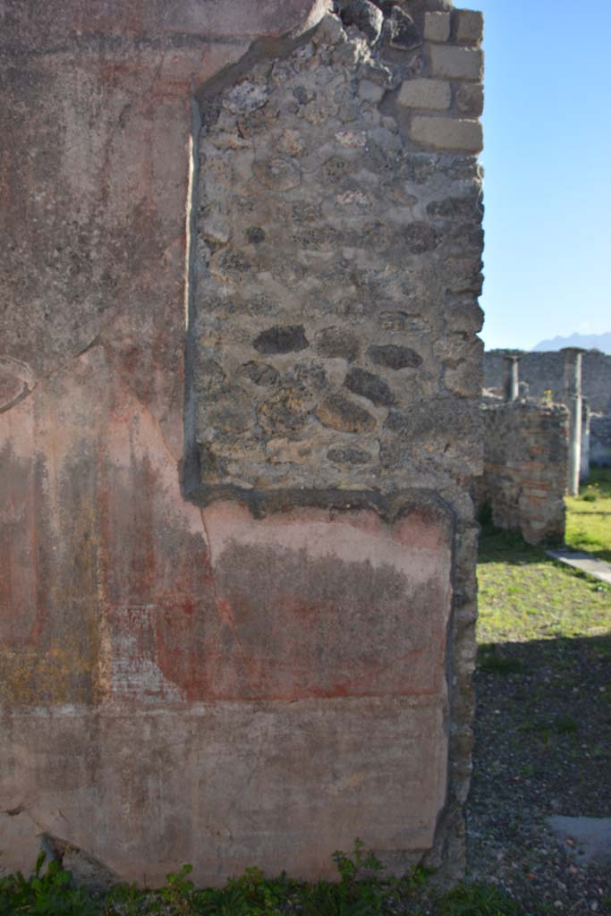 IX.5.14 Pompeii. March 2017.  
Room f, upper and middle zone of south wall near doorway to atrium b, on right.
Foto Christian Beck, ERC Grant 681269 DCOR.
