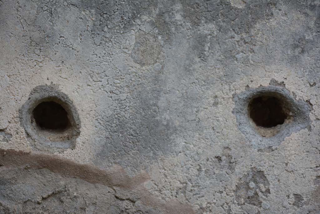 IX.5.14 Pompeii. May 2017. North ala e, east wall holes for supports for shelving. 
Foto Christian Beck, ERC Grant 681269 DCOR.

