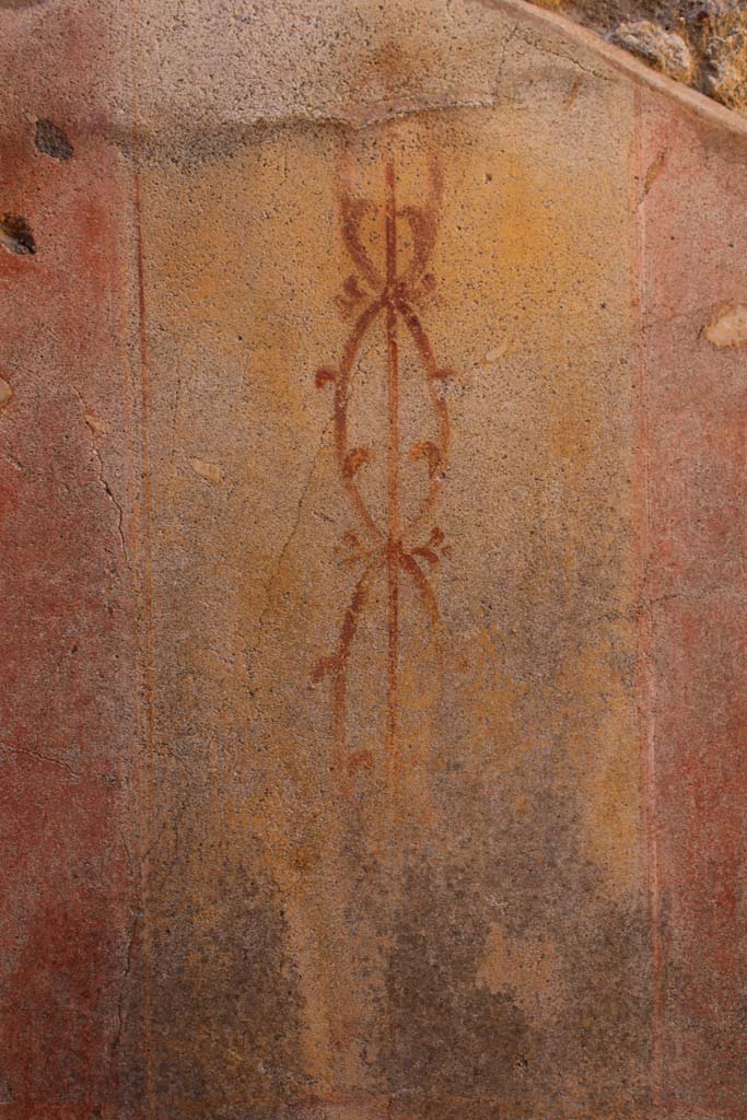 IX.5.14 Pompeii. May 2019. 
Room d, detail of painted twisted candelabra on yellow panel of west wall on north side of doorway.
Foto Christian Beck, ERC Grant 681269 DCOR.

