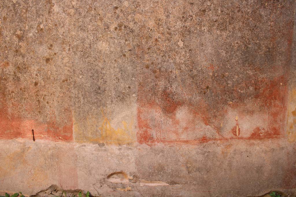 IX.5.14 Pompeii. May 2019. Room d, lower east wall.
Foto Christian Beck, ERC Grant 681269 DCOR.

