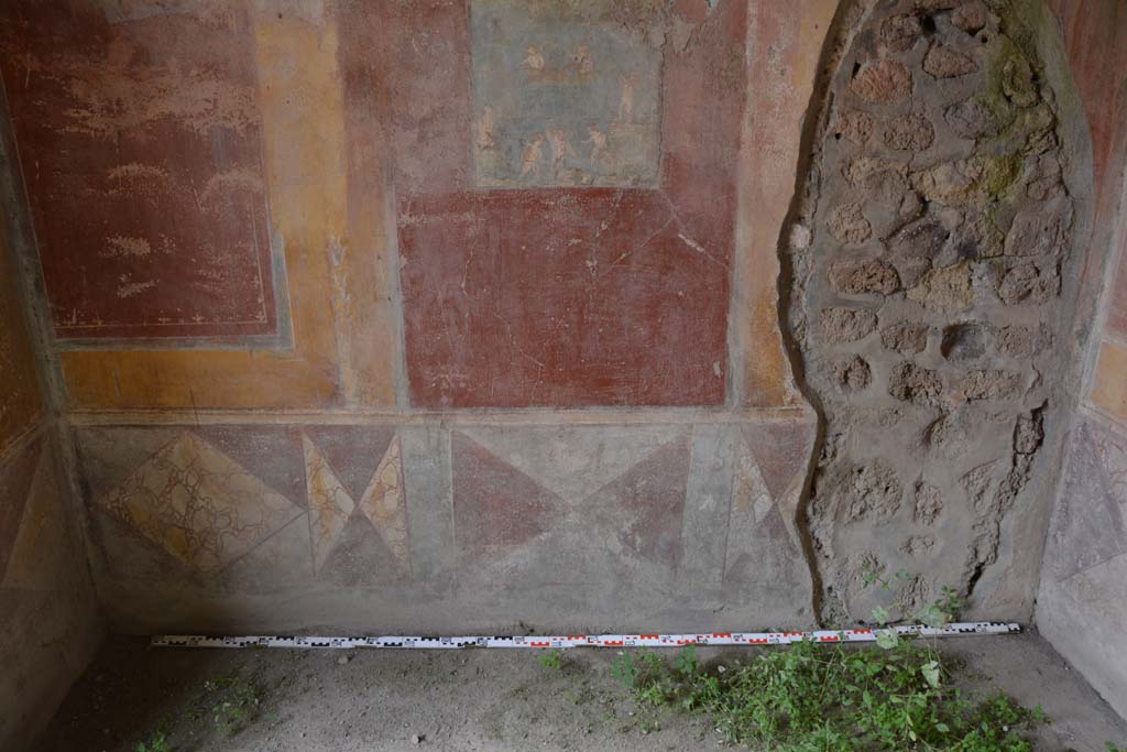 IX.5.14 Pompeii. May 2017. Room c, detail of north wall and zoccolo.
Foto Christian Beck, ERC Grant 681269 DCOR.

