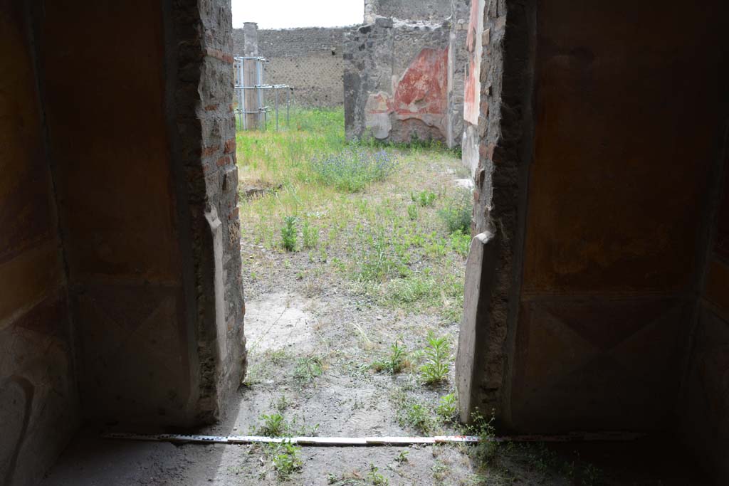 IX.5.14 Pompeii. May 2017. Room c, looking towards doorway in west wall towards atrium b. 
Foto Christian Beck, ERC Grant 681269 DCOR.
