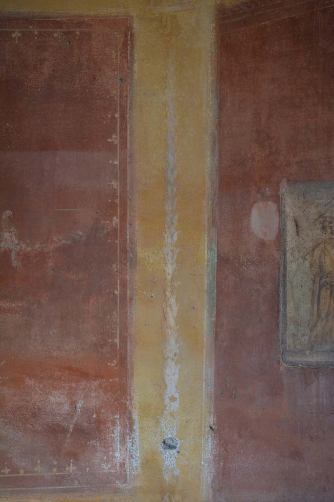 IX.5.14 Pompeii. May 2017. 
Room g, detail of painted candelabra on west side of central painting on north wall.
Foto Christian Beck, ERC Grant 681269 DCOR.
