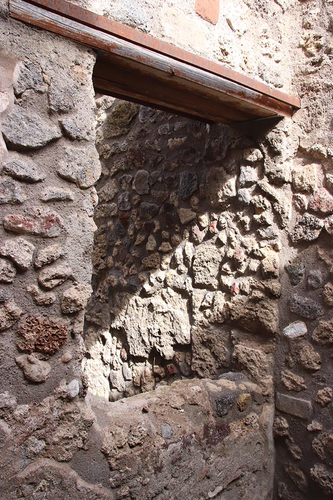 IX.6.2 Pompeii. October 2024. Window at east end of north wall. Photo courtesy of Klaus Heese