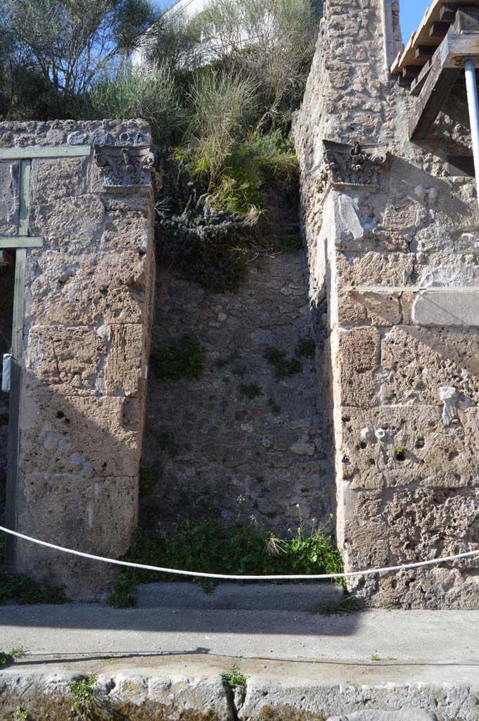 IX.7.3 Pompeii. March 2019. Looking north towards unexcavated house entrance doorway.
Foto Taylor Lauritsen, ERC Grant 681269 DÉCOR.

