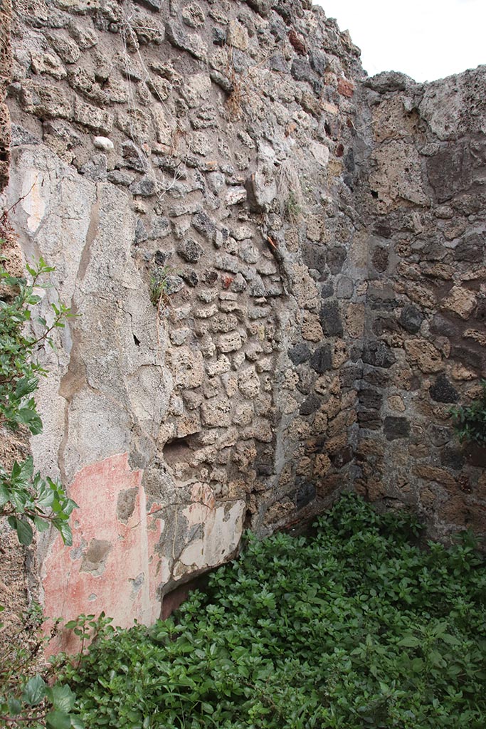 IX.7.16 Pompeii. October 2024. Room “c”, south-east corner. Photo courtesy of Klaus Heese.