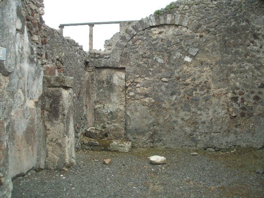 IX.8.2 Pompeii. May 2005. South wall of rear room.
