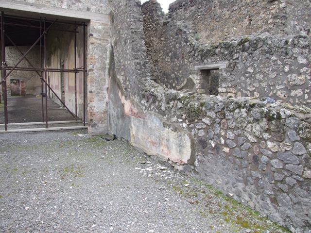 IX.8.6 Pompeii.  December 2007.  Room 40, Cubiculum.   Painted round panel.
