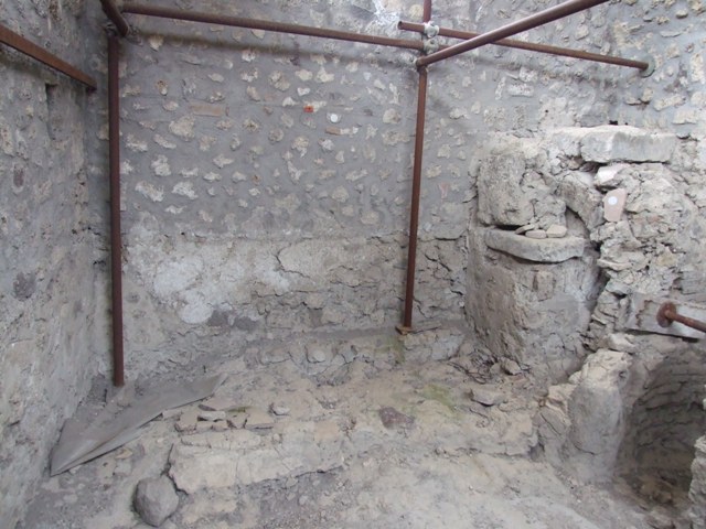 IX.8.6 Pompeii. March 2009.  Room 25. East wall.