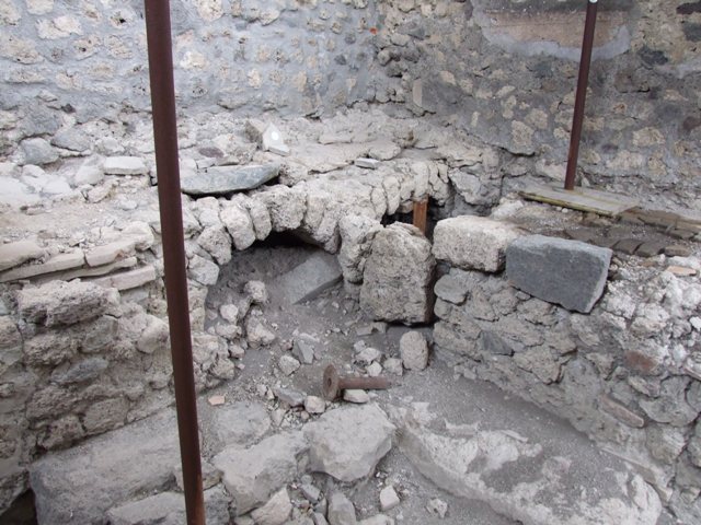 IX.8.6 Pompeii. March 2009.  Room 26. South wall.