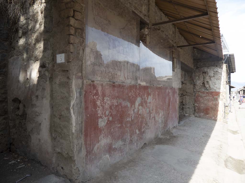 IX.11.3 Pompeii. September 2017. Looking east from entrance doorway, towards IX.11.4.
Foto Annette Haug, ERC Grant 681269 DÉCOR.
