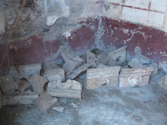 IX.14.4 Pompeii. June 2019. Right side of arca or money chest. Photo courtesy of Buzz Ferebee.