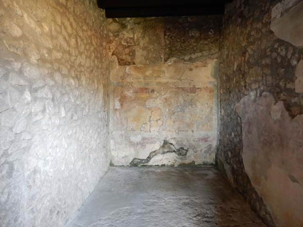 IX.14.4 Pompeii. May2017. Rustic room/kitchen area, on south side of garden area 2.
Photo courtesy of Buzz Ferebee.
