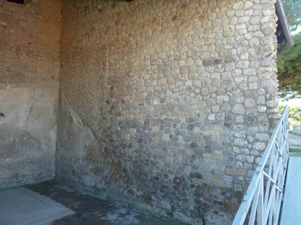 Villa San Marco, Stabiae, September 2015. Room 10, west wall.