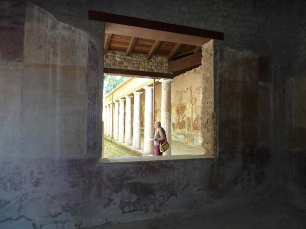 Villa San Marco, Stabiae, September 2015. Room 6, south wall with window onto portico 5/3.