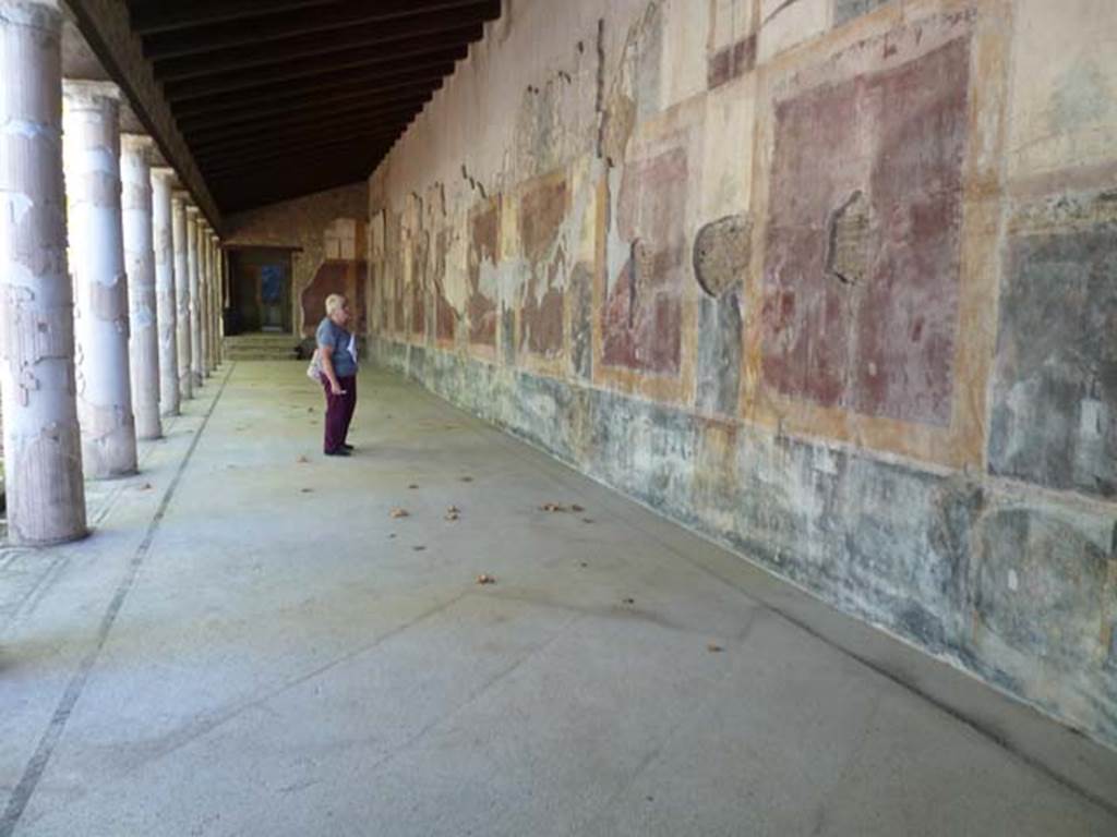 Villa San Marco, Stabiae, September 2015. Portico 3, looking south along west wall.