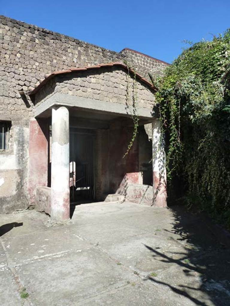 Villa San Marco, Stabiae, September 2015. Entrance doorway.