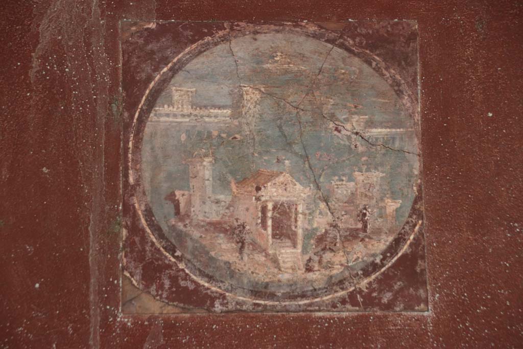 Villa San Marco, Stabiae, September 2019. Room 20, reproduction of medallion from east wall, (to the left in the above photo). 
(original now in Naples Archaeological Museum, inventory number 9408B.)

