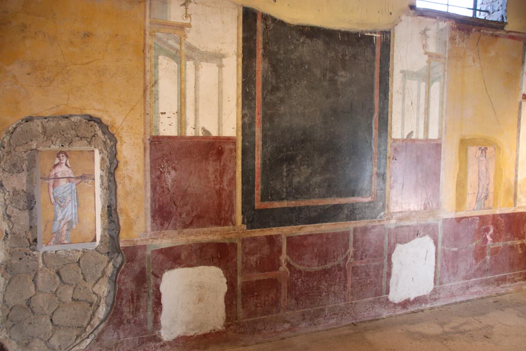 Villa San Marco, Stabiae, October 2022. Room 50, east wall. Photo courtesy of Klaus Heese.