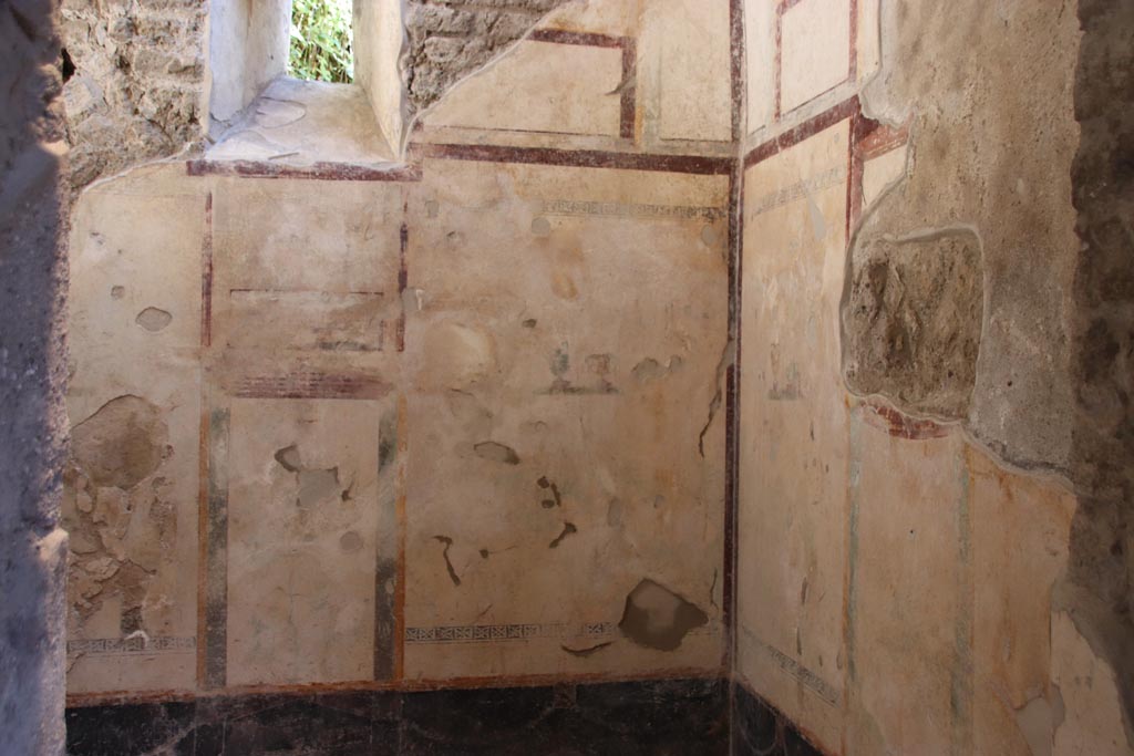 Villa San Marco, Stabiae, October 2022. 
Room 61, looking towards south wall and south-west corner. Photo courtesy of Klaus Heese.
