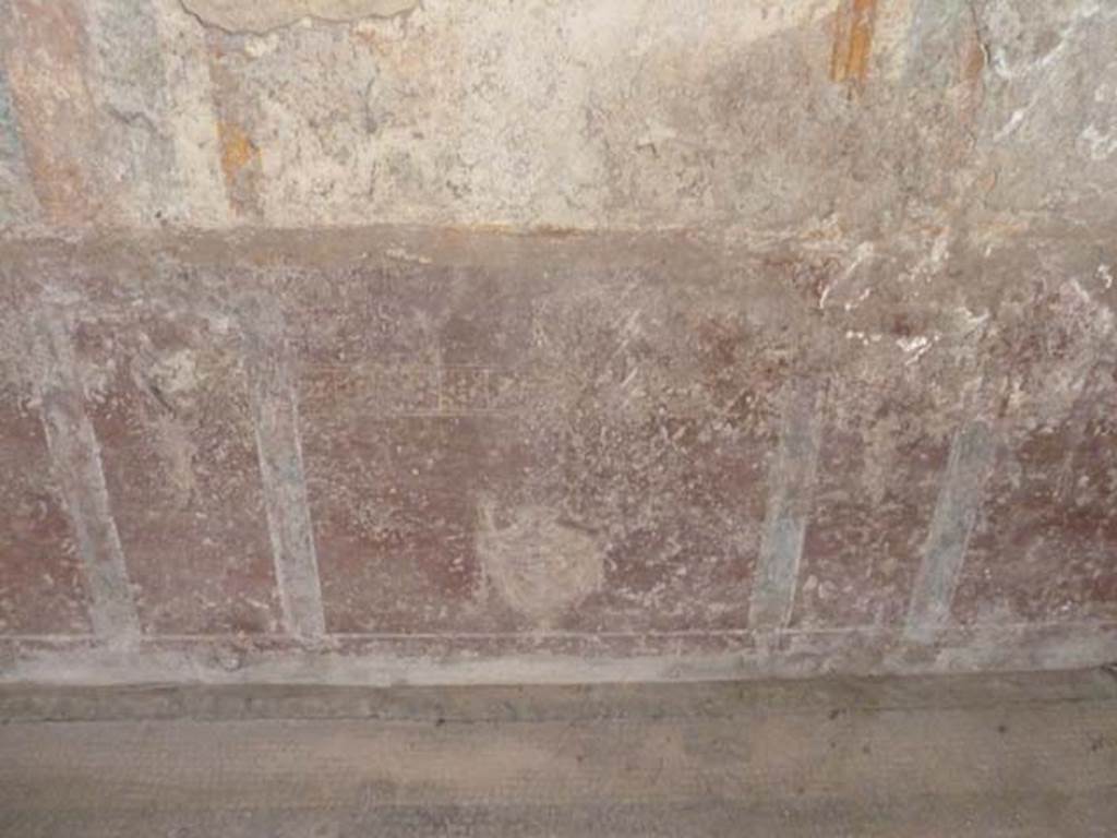 Villa San Marco, Stabiae, September 2015. Room 57, painted zoccolo on south wall.