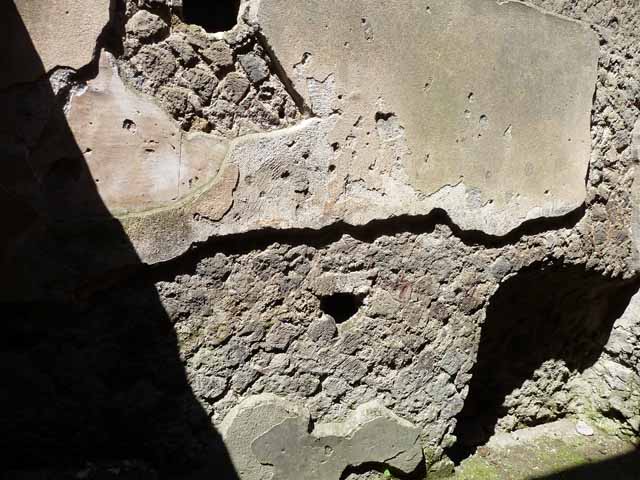 Villa of Mysteries, Pompeii. May 2010. Room 29, recess in south-east corner of south wall.  