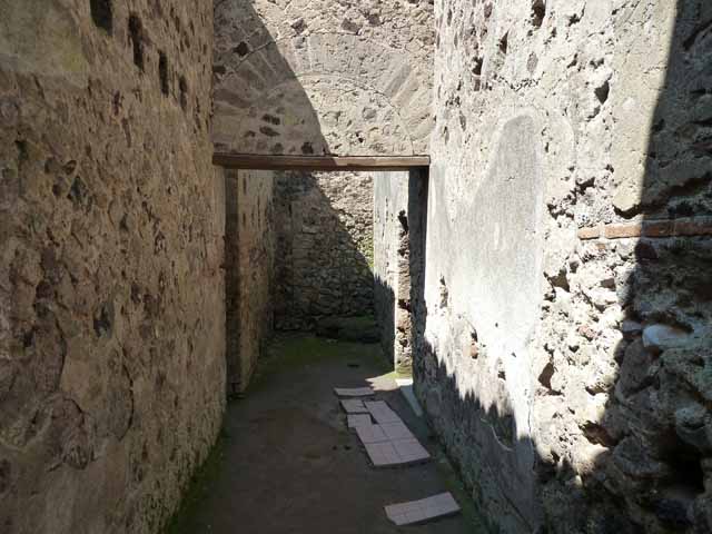 Villa of Mysteries, Pompeii. May 2010.  North wall at end of corridor 27.